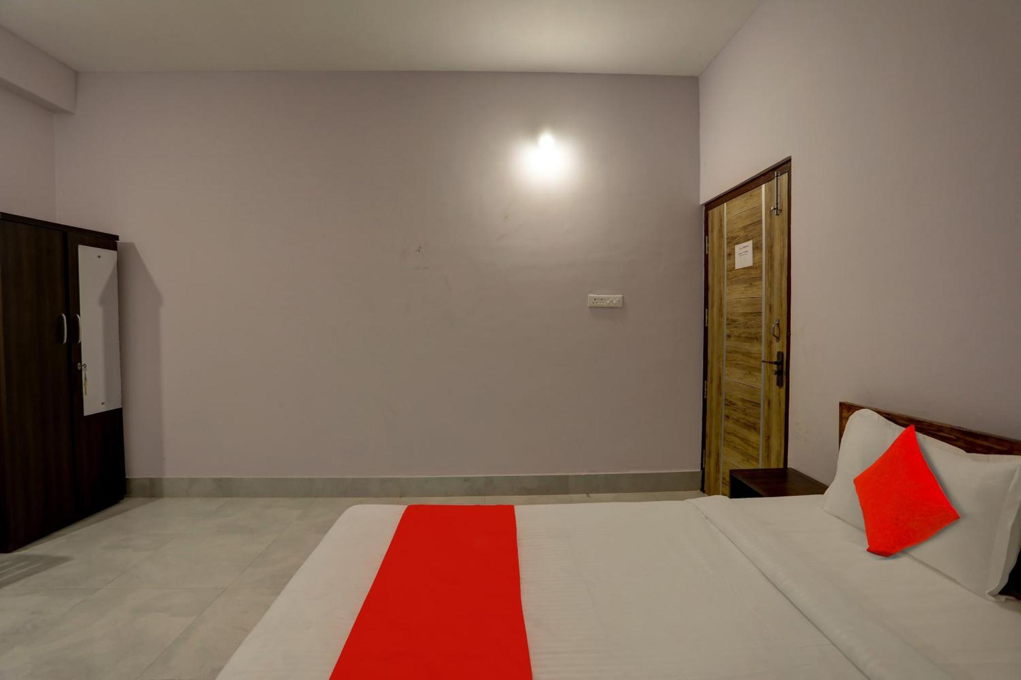 Hotel O Casa Midland บูบันเนสชวาร์ ภายนอก รูปภาพ